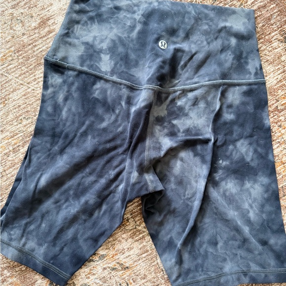 Women's Navy Tie-Dye Lululemon Align Shorts 6” - Picture 2 of 3